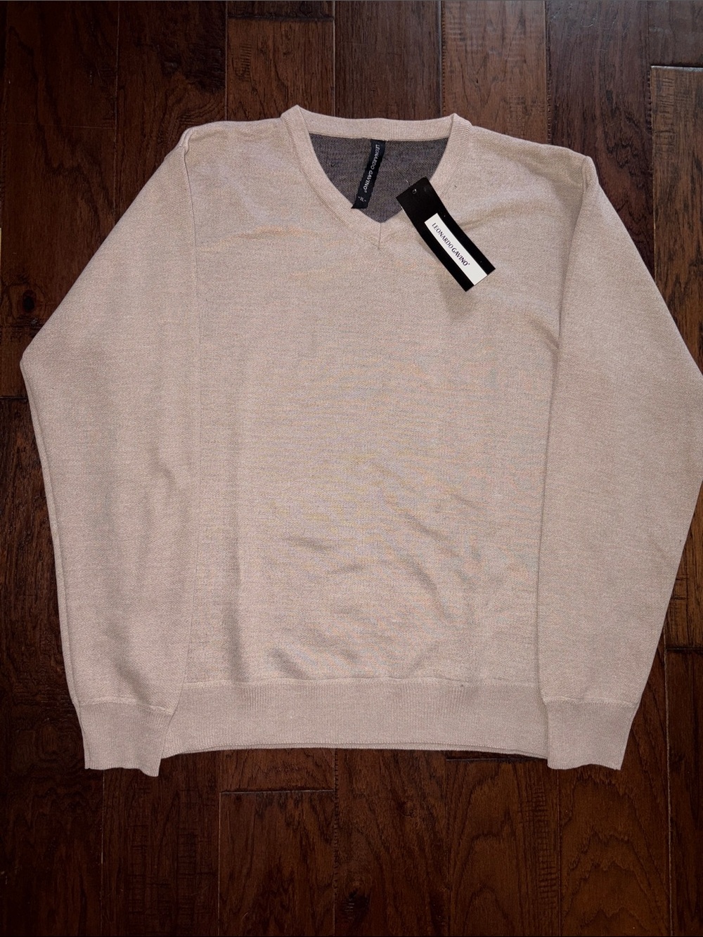 Leonardo Gavino Men’s V-Neck Sweater in Light Beige